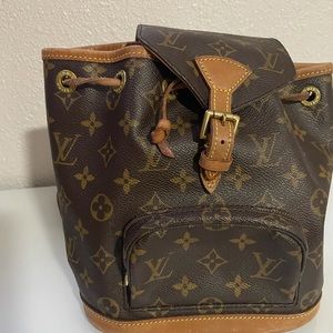 (SOLD) Authentic vintage Louis Vuitton monogram mini montsouris backpack